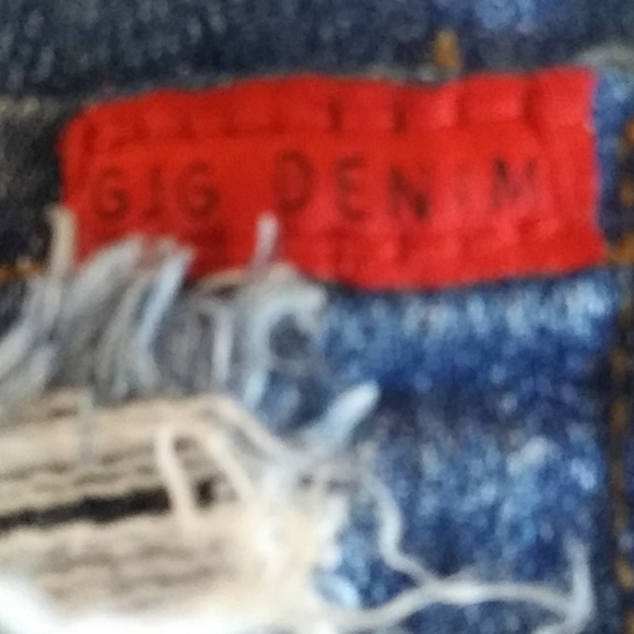 GJG Denim Distressed Jeans Shorts. - Picture 4 of 5